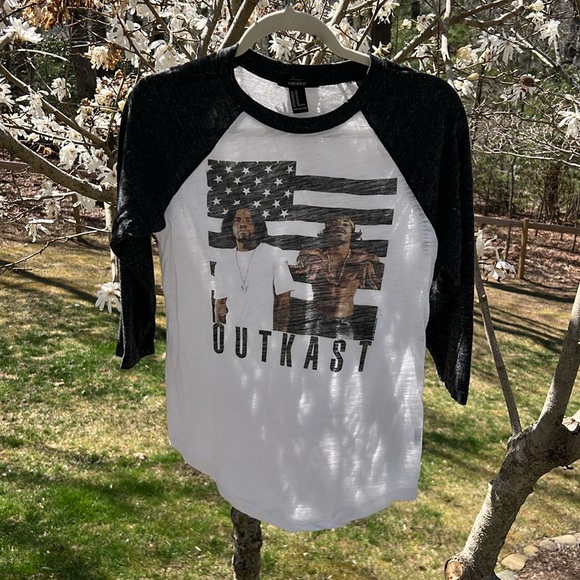 OutKast Raglan tee - Picture 3 of 3
